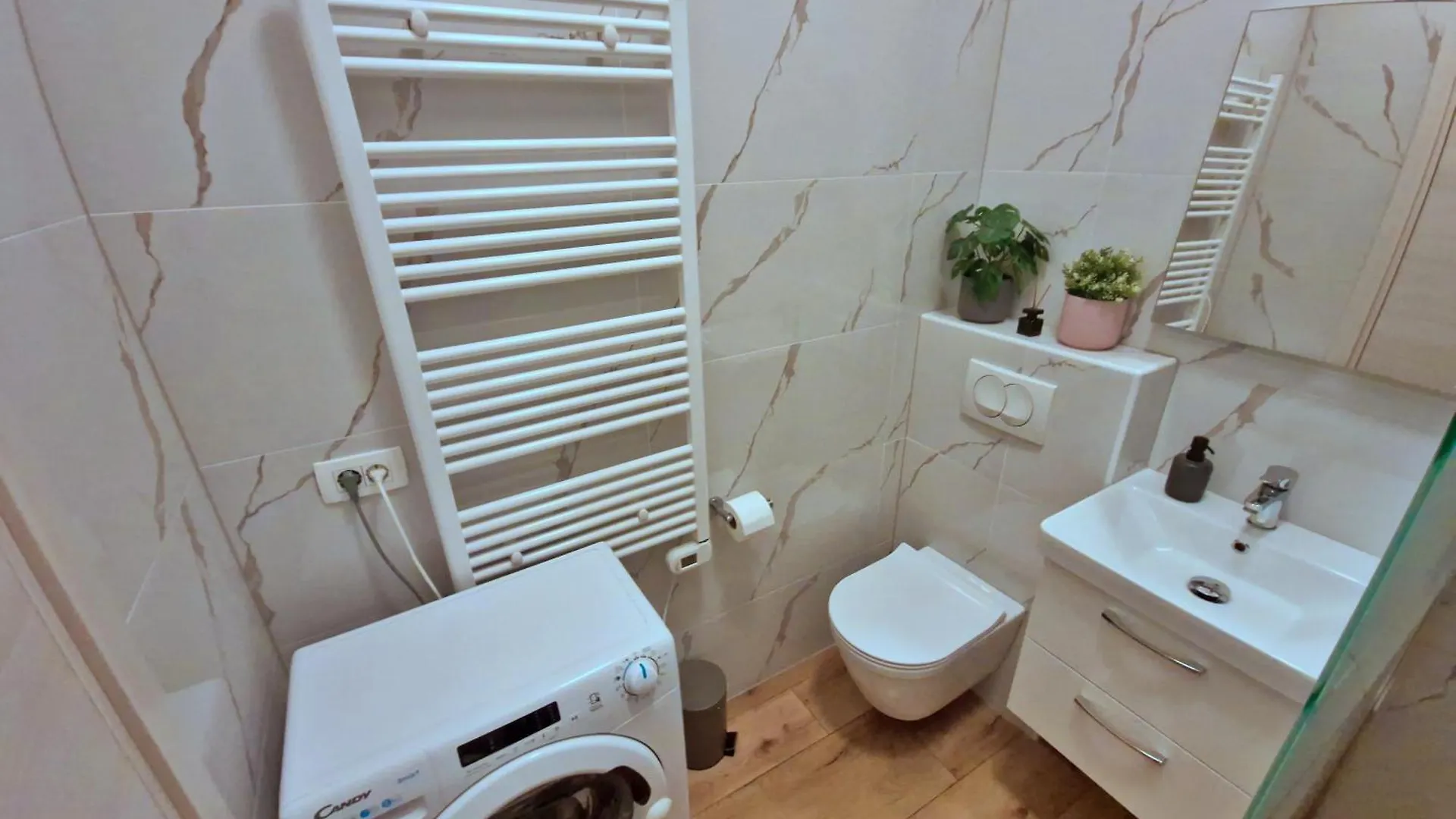 Lola'S Place Rijeka Kroatien