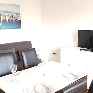  Apartment Apartman Kresnikova