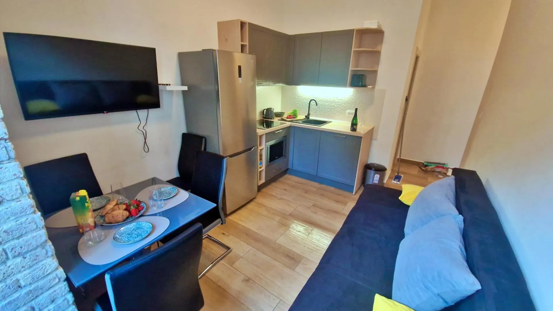 Lola'S Place Rijeka Croatia